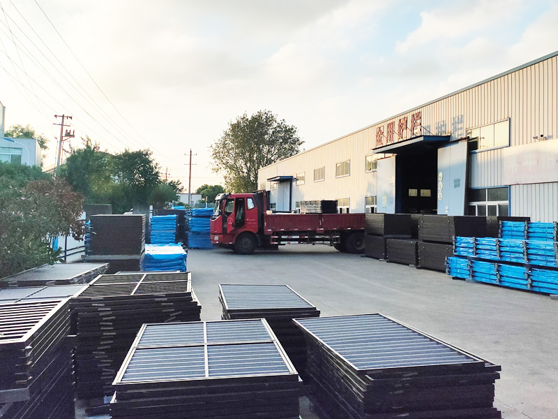 2024年9月13日鋅鋼護(hù)窗欄桿裝車發(fā)貨! 2024年9月13日鋅鋼護(hù)窗欄桿裝車發(fā)貨!