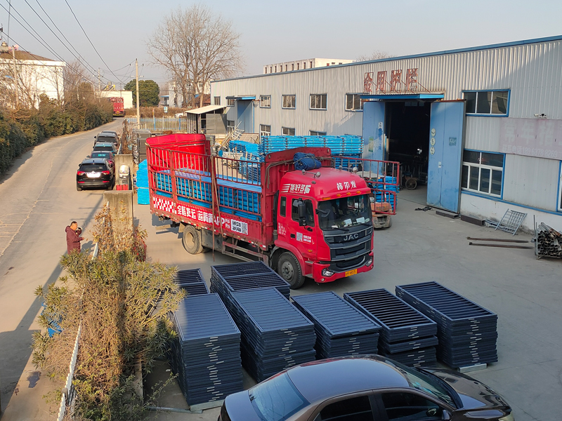 2024年12月27日鋅鋼陽臺護欄裝車發貨！