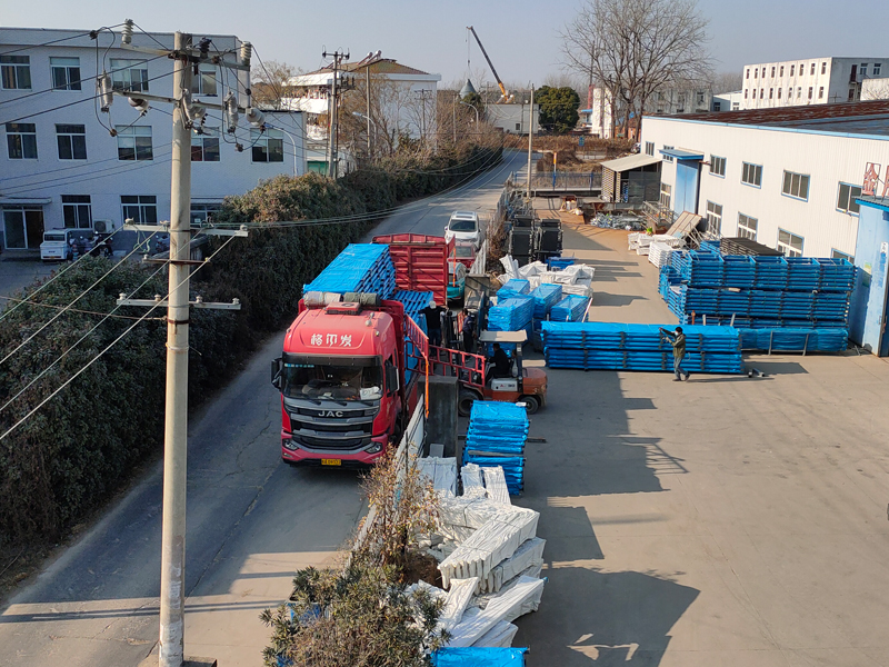 2025年1月7日鋅鋼陽(yáng)臺(tái)護(hù)欄裝車(chē)發(fā)貨! 2025年1月7日鋅鋼陽(yáng)臺(tái)護(hù)欄裝車(chē)發(fā)貨!