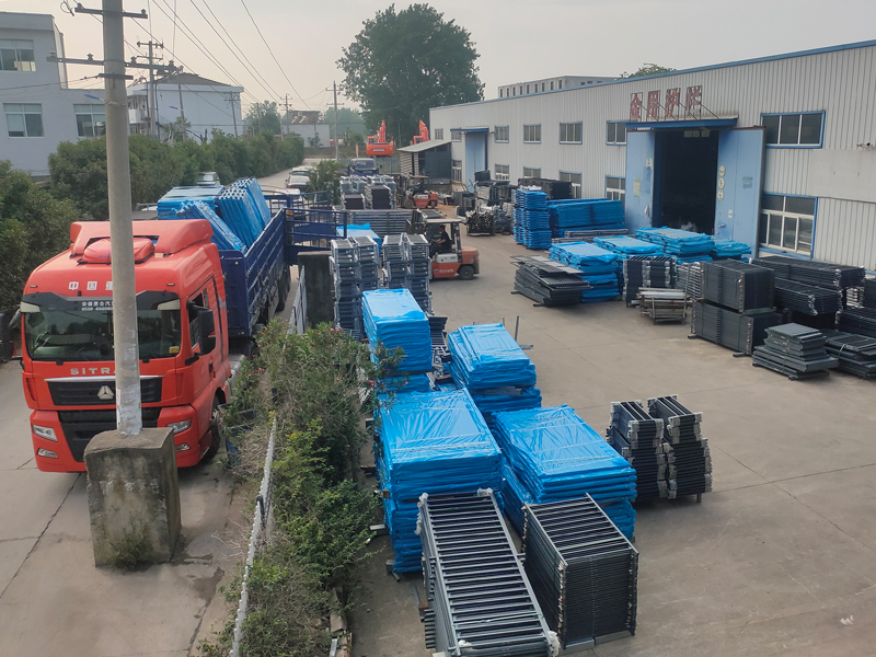 2025年6月9日鋅鋼陽(yáng)臺(tái)護(hù)欄裝車發(fā)貨！