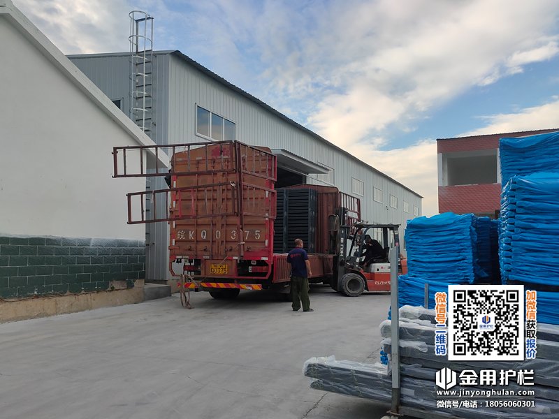 2025年7月18日鋅鋼百葉窗裝車發(fā)貨! 2025年7月18日鋅鋼百葉窗裝車發(fā)貨!