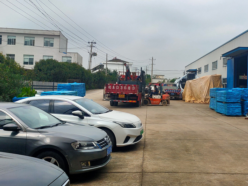 2025年10月19日鋅鋼圍墻護(hù)欄裝車發(fā)貨！